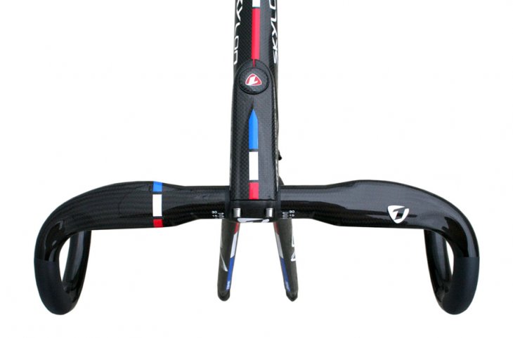 タイム Skylon Aktiv France Edition トリコロールをあしらった タイム Skylon Aktiv France Edition トリコロールをあしらった